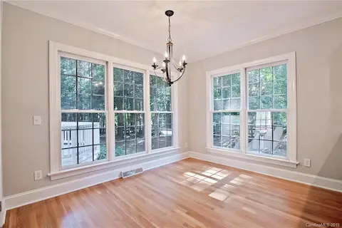 Eat-In Breakfast Area overlooks the backyard