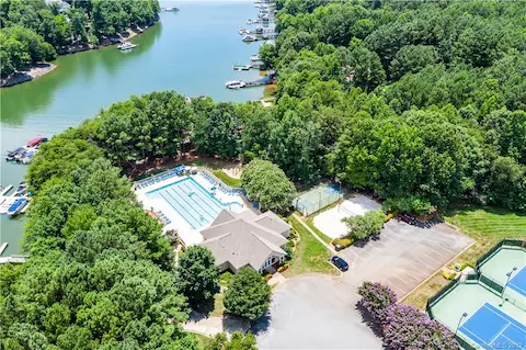 You'll LOVE living at The Harbour at the Pointe!