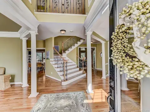 Entry way