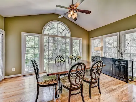 Sunroom...morning room...or breakfast area!