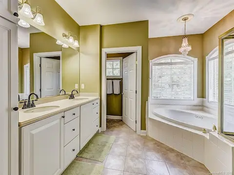 Master Bathrroom