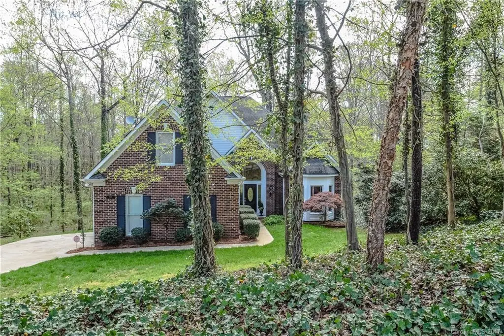 630 Sherwood Place, Mooresville, NC