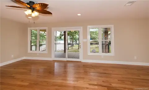 Lakeside maser suite on the main level gives you lake views every morning as you wake..Not a bad way to wake up every morning. Another master is on the basement level and can be used as a second living area.