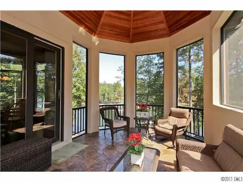 Porch - Screened - Lakeview Screen porch - awesome stone Fireplace, TV, Gas Grill & Stamped Concrete floor