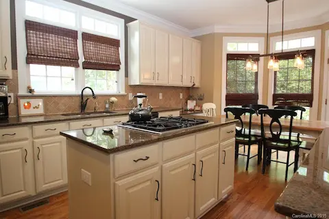 Gas cooktop on center island.
