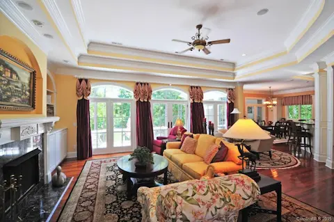 Oversized Great Room w/ Triple Crown Molding!