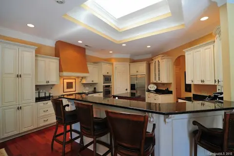 Beautiful Ceiling in Kitchen with Sky Lights!