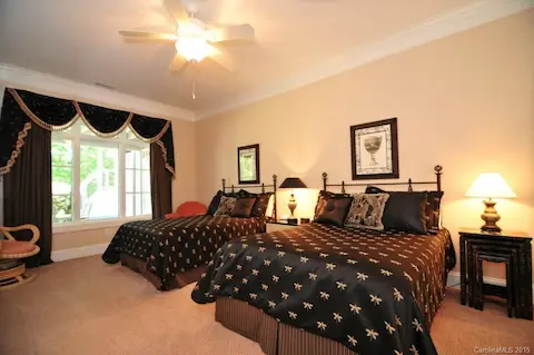 3 Extra Spacious Bedrooms where each have its own bathroom!