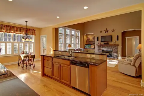 Kitchen/Breakfast