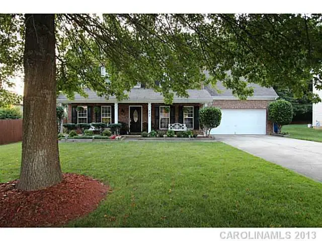 107 Rolling Stone Court, Mooresville, NC