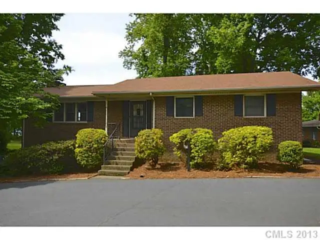 174 Shoreline Loop, Mooresville, NC