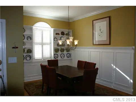 Dining Room - Built-In Shelving