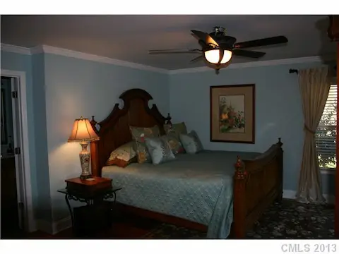 Master Bedroom - Master Suite With Private Entrance To Deck.