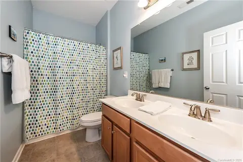 Full Bath - Upper Level