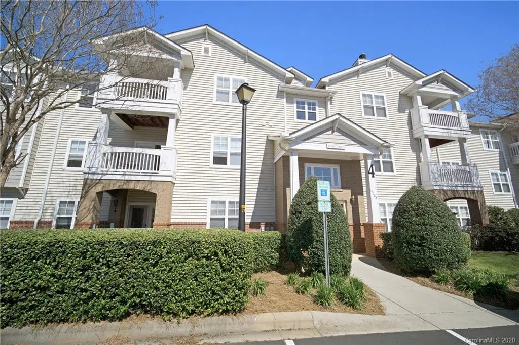 17127 Doe Valley Court, Cornelius, NC