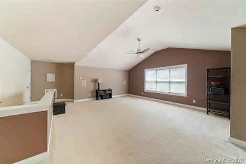 Huge Bonus/Entertaining Room on the 3rd Level!