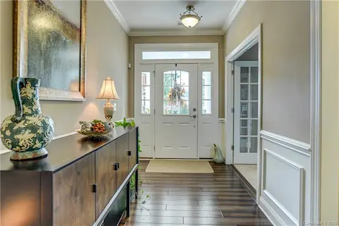 Foyer Entry