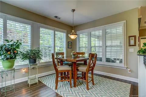 Breakfast area