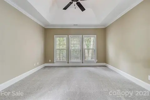 Primary Bedroom - Brand new carpet Oct 2021
