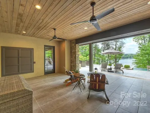Lakeside Cigar Loggia
