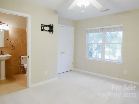 Bedroom with ensuite
