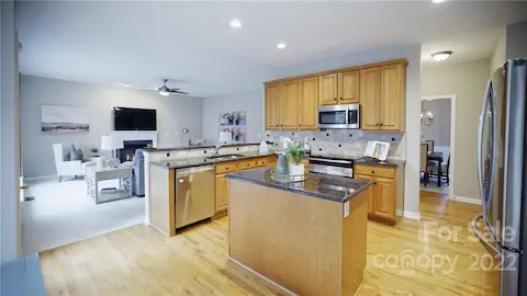 Spacious kitchen with island!