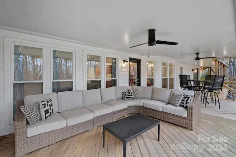 Lower Level Deck Lounge