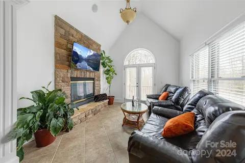 Sitting room off Primary Suite