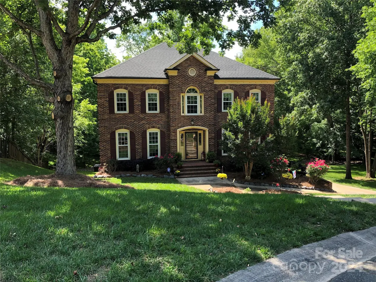 11106 Sir Francis Drake Drive, Charlotte, NC