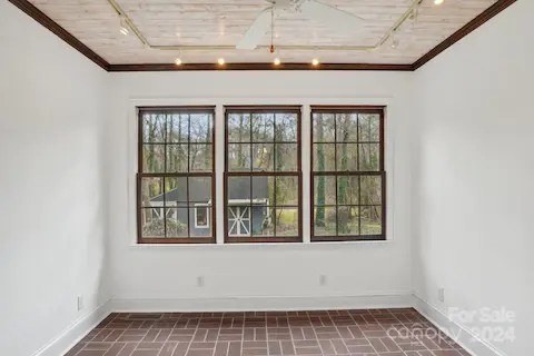 Flex / Craft Room on the main level