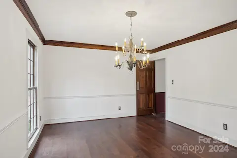 Spacious Dining Room