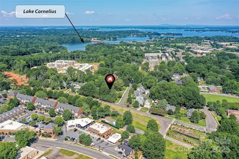 Close proximity to the towns of Cornelius and Davidson