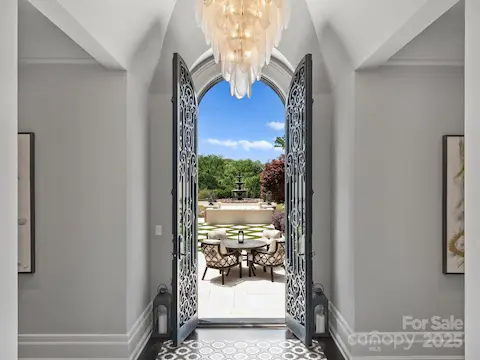 Private Courtyard