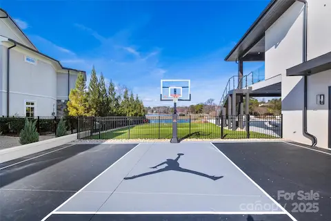 Basketball Area