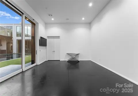 Pool House