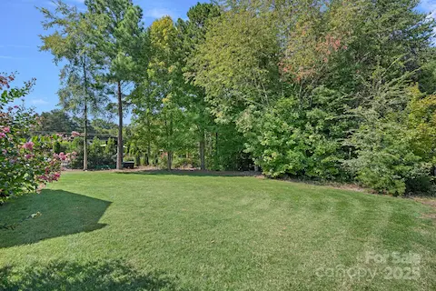 beautiful 1/2acre lot