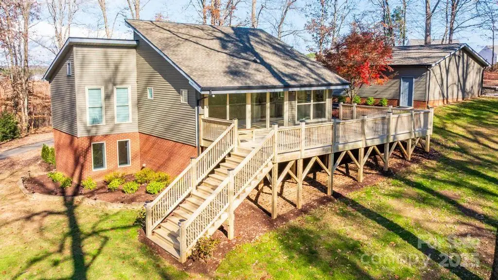 2106 Lynmore Drive, Sherrills Ford, NC