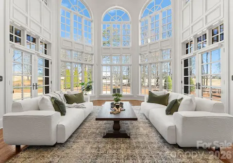 Stunning 2 story great room