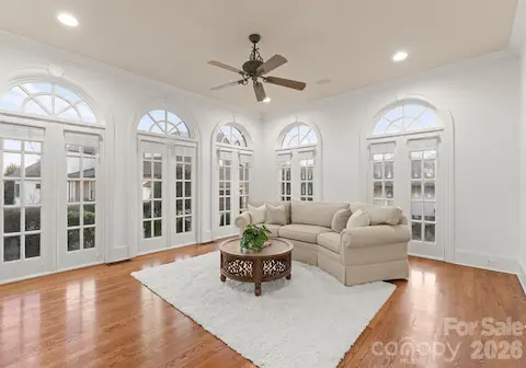 Primary suite sitting area