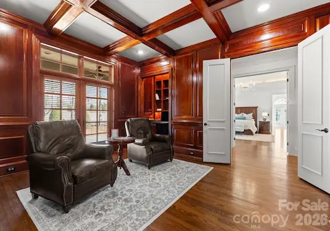 Primary suite study/office