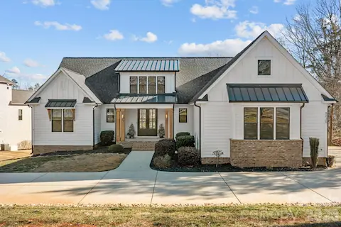 Front Exterior view- close up