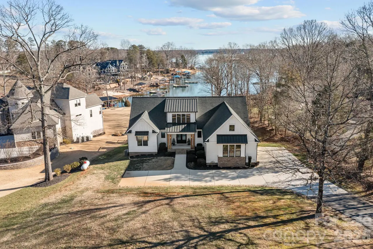 5020 Slanting Bridge Road, Sherrills Ford, NC