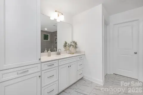 Master Vanity