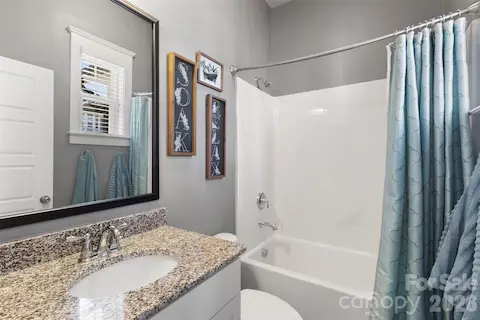 2nd en-suites full bathroom