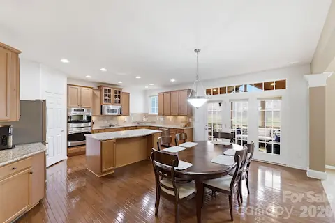 Breakfast area