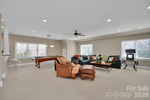 Huge bonus/5th bedroom
