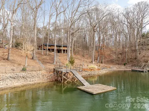 Floating dock