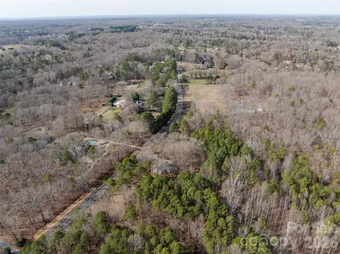 11 Miles to Downtown Monroe
