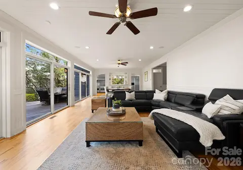 Open Concept Main Floor Living