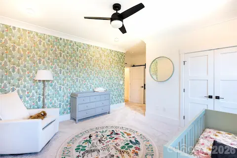 Additional second floor bedroom with ensuite bathroom